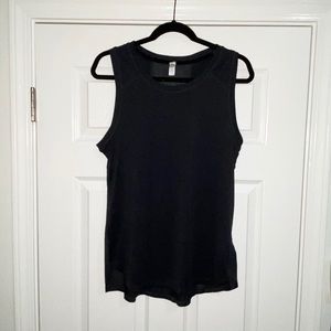 Black workout tank
